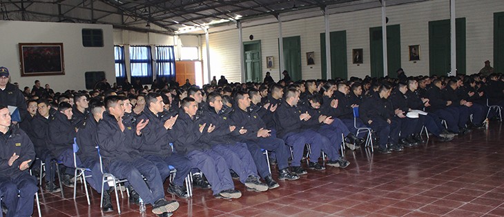 Exitosa Charla de Educación Financiera realiza Somnaval en la Escuela de Grumetes de la Isla Quiriquina.