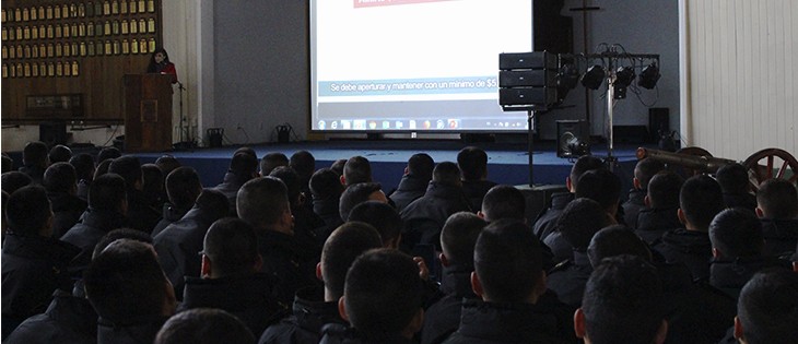 Exitosa Charla de Educación Financiera realiza Somnaval en la Escuela de Grumetes de la Isla Quiriquina.